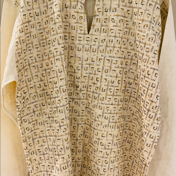 Women embroidery short top(Kurta) - Picture 3 of 3